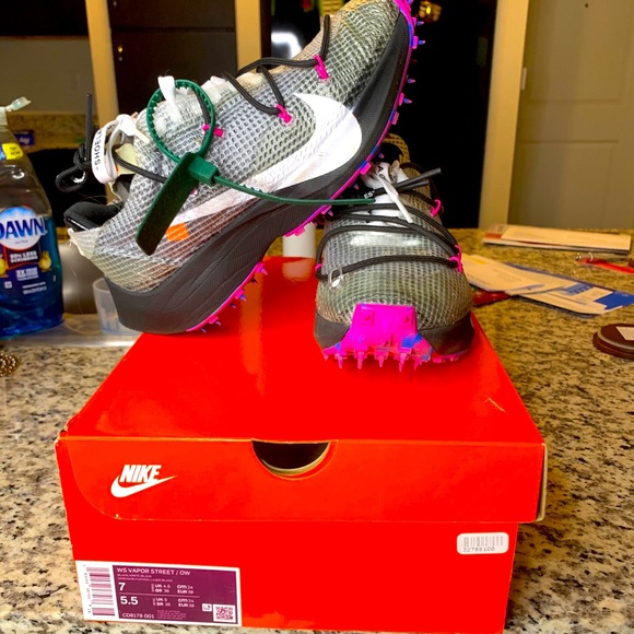 Off white Nike - Picture 1 of 3